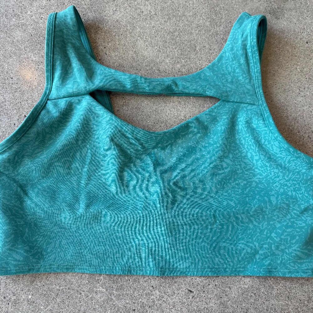 Everlux Cut-Out Train Bra